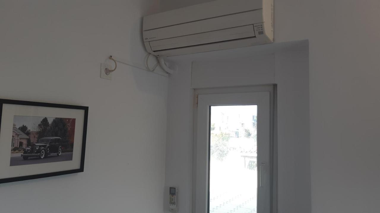 Apartment Maria Louiza Near Airport