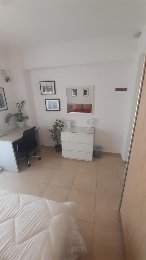 Maria Louiza Near Airport Apartment