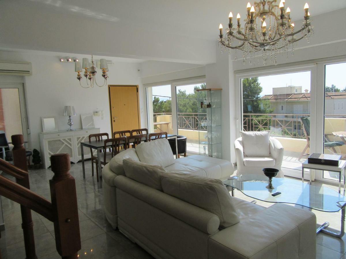 Maria Louiza Near Airport